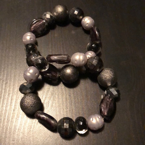 Purple and Black stretch bracelets - Picture 2 of 4